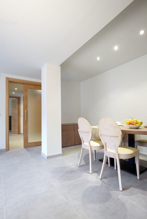 Apartaments Terraza Figueres ฟิกวยเรส ภายนอก รูปภาพ
