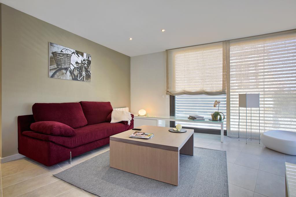 Apartaments Terraza Figueres ฟิกวยเรส ภายนอก รูปภาพ