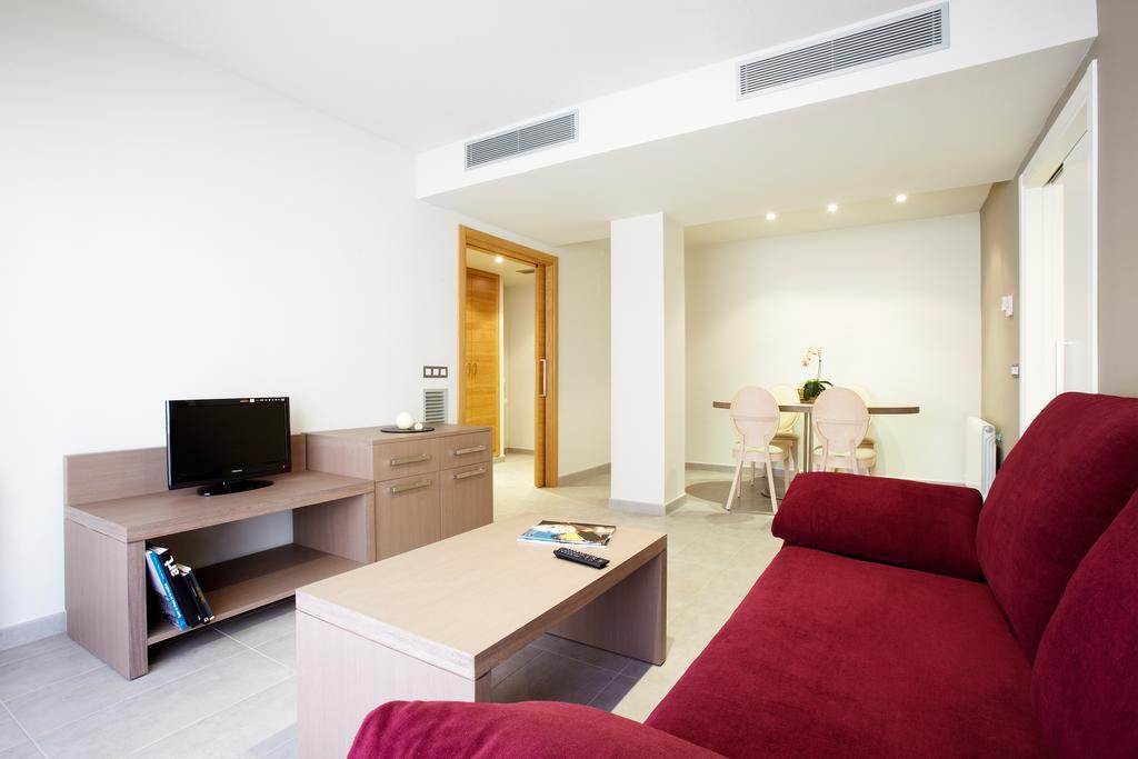 Apartaments Terraza Figueres ฟิกวยเรส ห้อง รูปภาพ