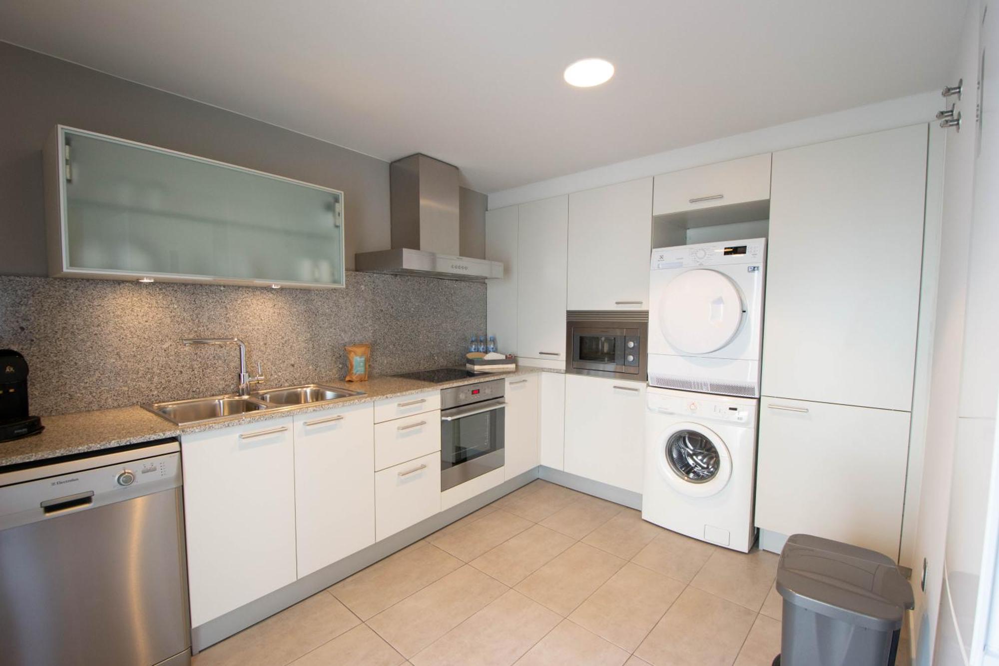 Apartaments Terraza Figueres ฟิกวยเรส ภายนอก รูปภาพ