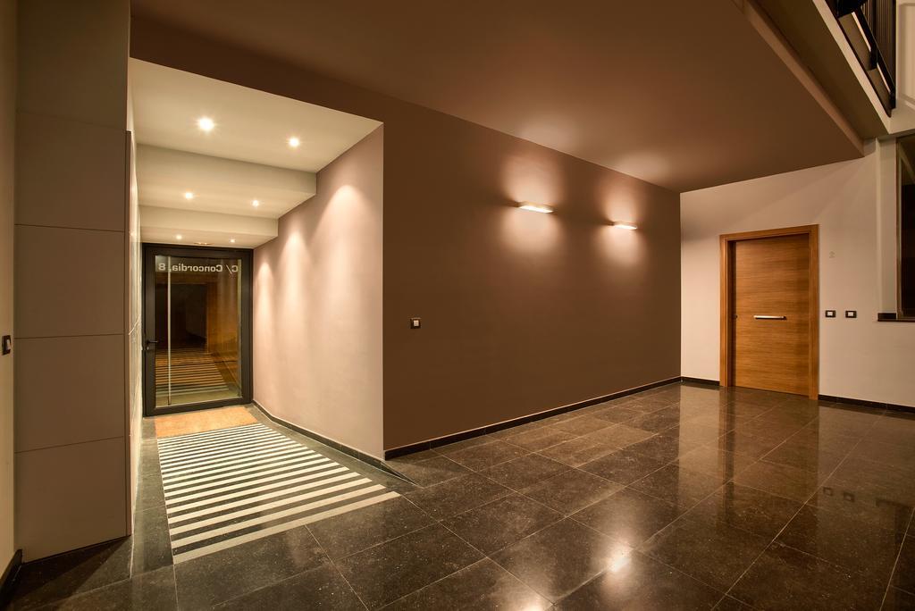 Apartaments Terraza Figueres ฟิกวยเรส ภายนอก รูปภาพ