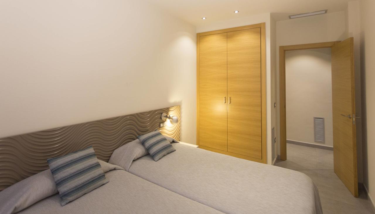 Apartaments Terraza Figueres ฟิกวยเรส ภายนอก รูปภาพ